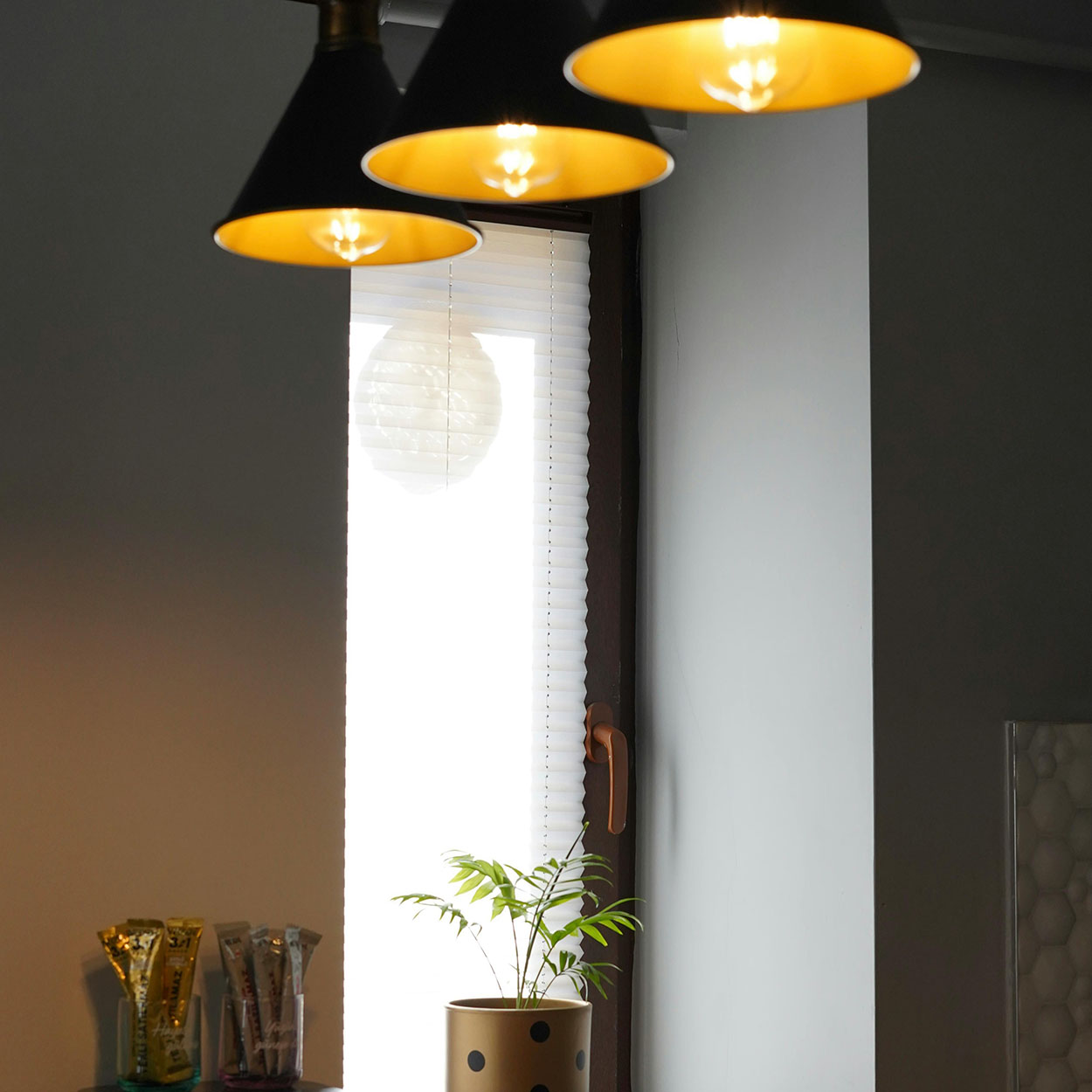 Çaycuma yatak odası — yapışkanlı honeycomb blackout, deliksiz, tam karartma